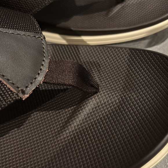 Salt Life Leather Upper,rubber outsole,textured insole, thong flip flops/sandals - Picture 7 of 11